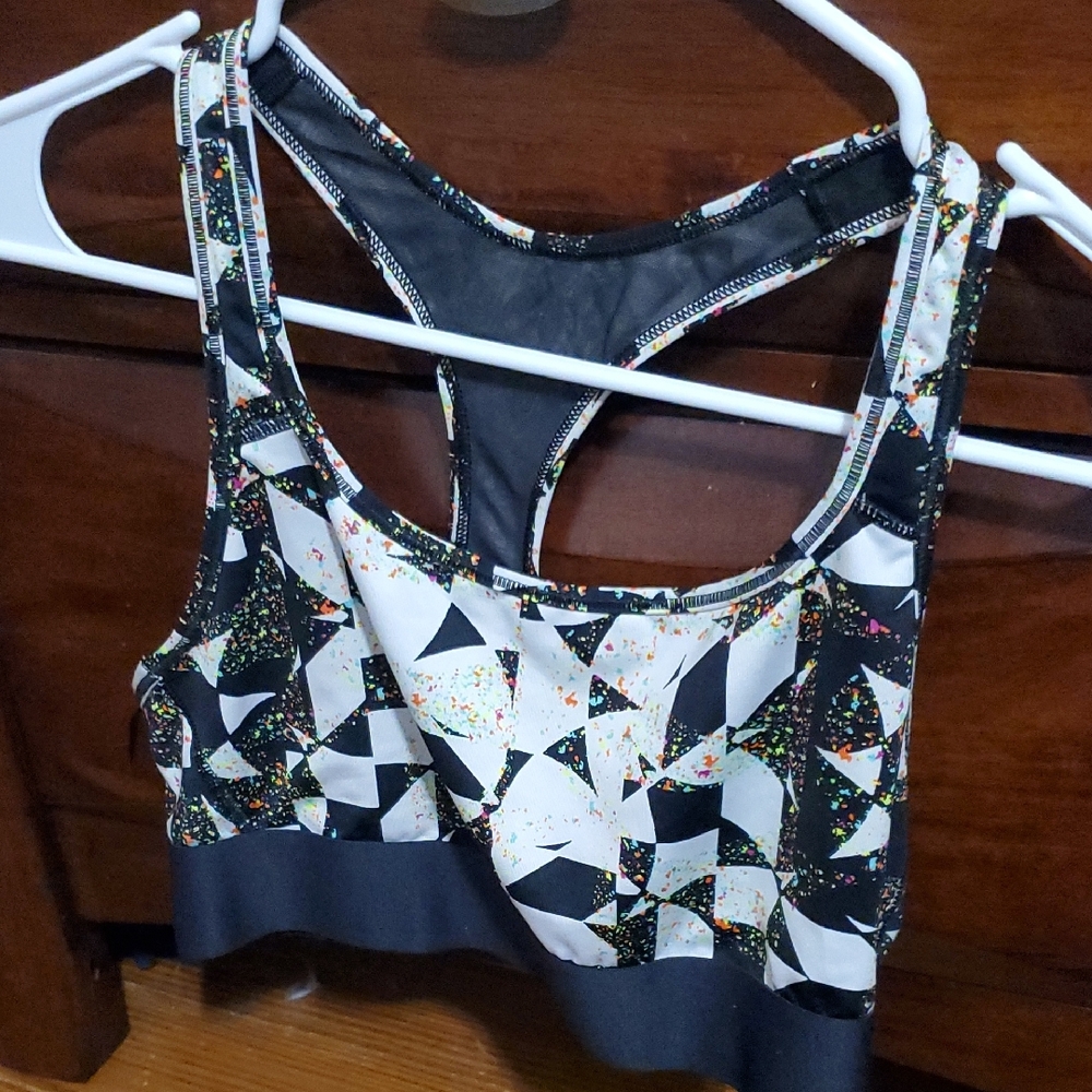 Geometric Print Sports Bra - Black and White